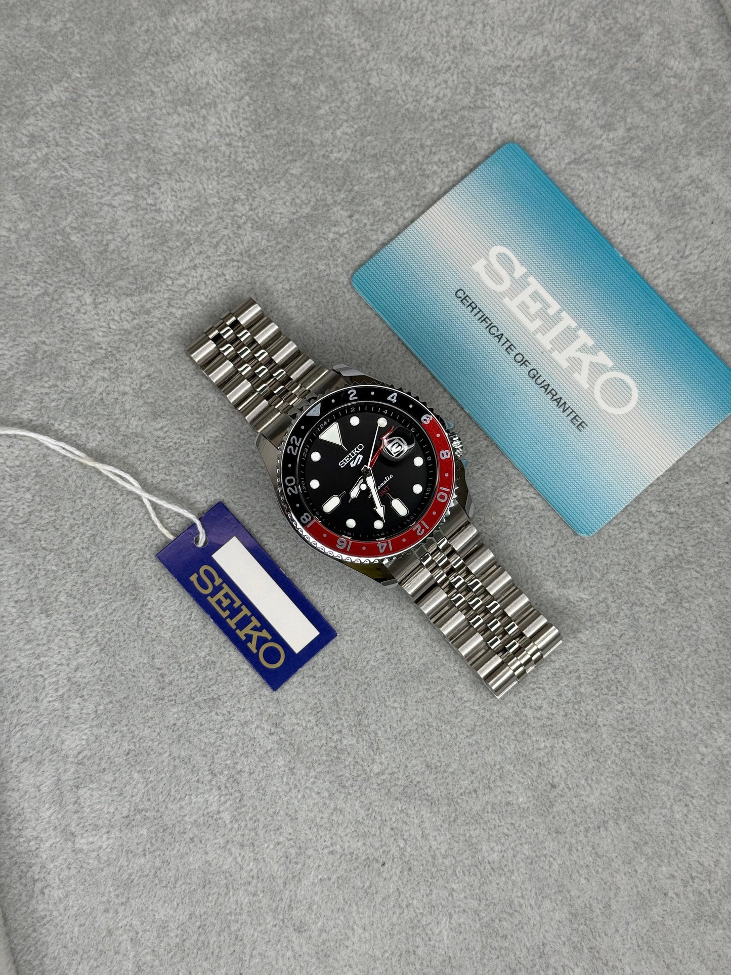 Seiko GMT Midnight Black Dual Tone Silver