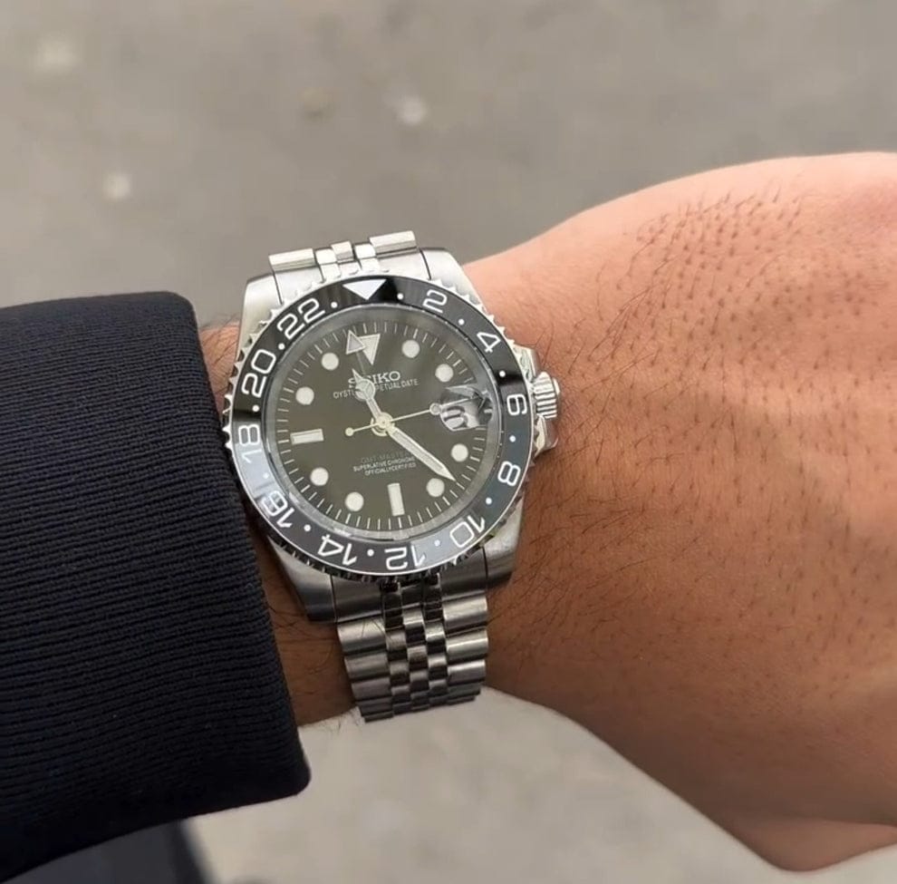 Seiko GMT master 2 stainless steel watch black dial