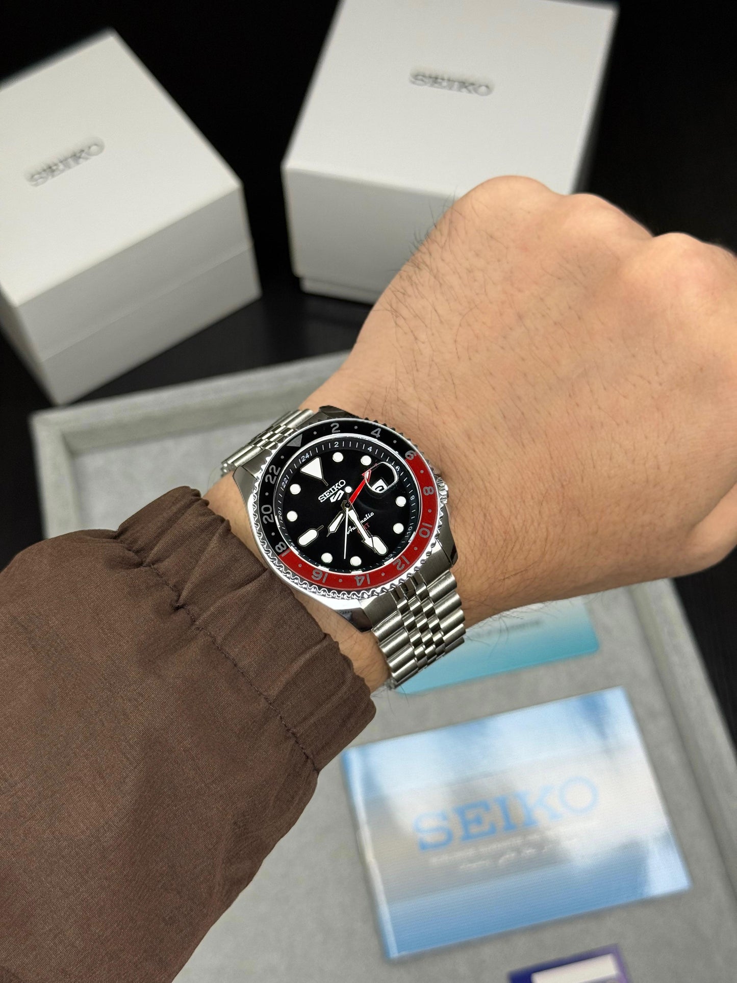 Seiko GMT Midnight Black Dual Tone Silver