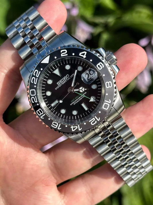 Seiko GMT master 2 stainless steel watch black dial